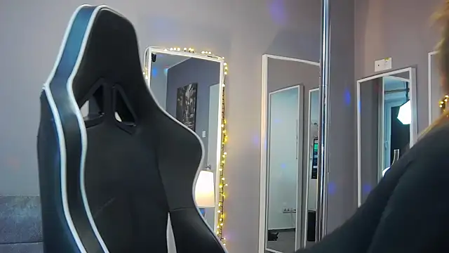 Snapshot of Eva_Lovvia_ chatting on January 23, 6:14 pm Eva Lovvia  online show from January 23, 6:14 pm