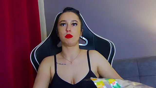 Snapshot of Eva_Lovvia_ chatting on February 15, 1:42 am Eva Lovvia  online show from February 15, 1:42 am