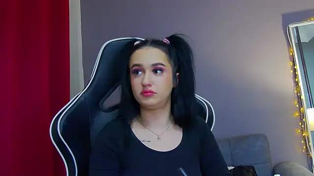 Snapshot of Eva_Lovvia_ chatting on February 19, 11:04 pm Eva Lovvia  online show from February 19, 11:04 pm