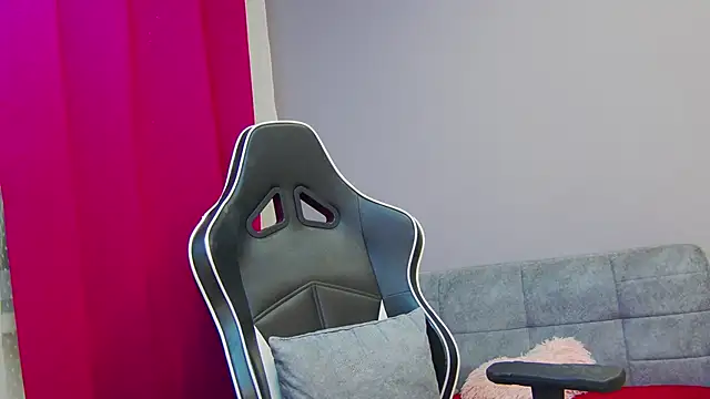 Snapshot of Eva_Lovvia_ chatting on February 21, 4:37 pm Eva Lovvia  online show from February 21, 4:37 pm