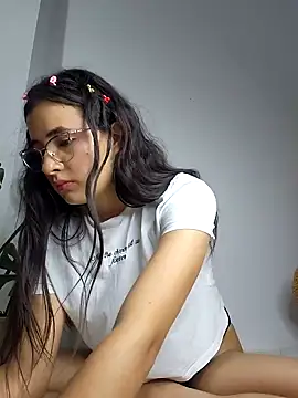 Snapshot of baaby-miiaa chatting on February 1, 5:07 am baaby-miiaa online show from February 1, 5:07 am