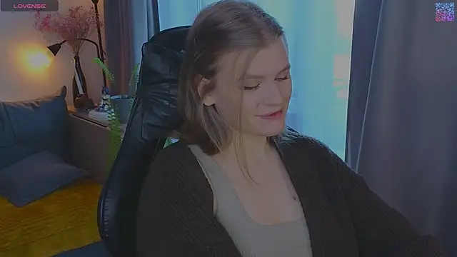 Snapshot of _JessieVibes chatting on April 24, 1:57 pm JessieVibes online show from April 24, 1:57 pm