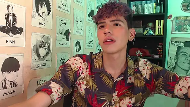 Snapshot of Mickey_Magic chatting on February 22, 1:55 am Mickey Magic online show from February 22, 1:55 am