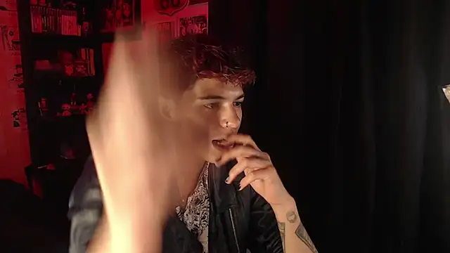 Snapshot of Mickey_Magic chatting on March 20, 9:04 am Mickey Magic online show from March 20, 9:04 am