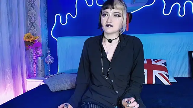 JeanneSabatier online show from May 21, 7:43 pm