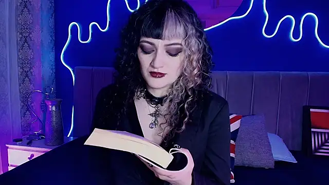 Snapshot of JeanneSabatier chatting on June 6, 7:40 pm JeanneSabatier online show from June 6, 7:40 pm