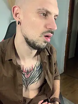 AssHunter4k online show from February 12, 2:32 pm