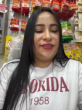 Snapshot of Miia_Jazmin chatting on June 6, 8:13 pm Miia Jazmin online show from June 6, 8:13 pm