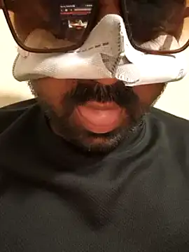 Snapshot of Raziv_komal143 chatting on January 18, 12:46 am Raziv komal143 online show from January 18, 12:46 am