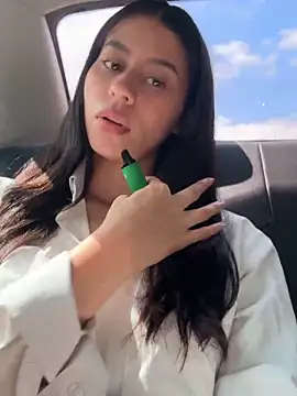 Snapshot of hannah_brady chatting on March 3, 2:59 pm hannah brady online show from March 3, 2:59 pm