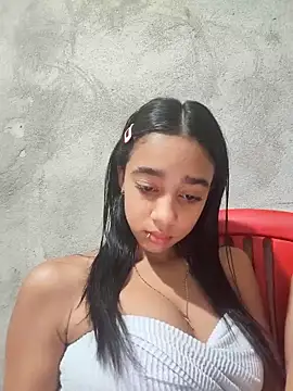 Snapshot of Zoe_Sweett18 chatting on February 5, 6:23 pm Zoe Sweett18 online show from February 5, 6:23 pm