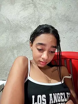 Snapshot of Zoe_Sweett18 chatting on February 9, 6:34 pm Zoe Sweett18 online show from February 9, 6:34 pm