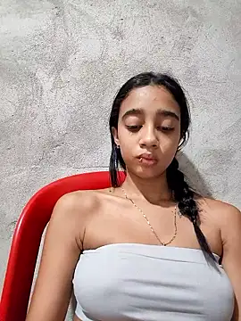 Snapshot of Zoe_Sweett18 chatting on February 12, 6:25 pm Zoe Sweett18 online show from February 12, 6:25 pm