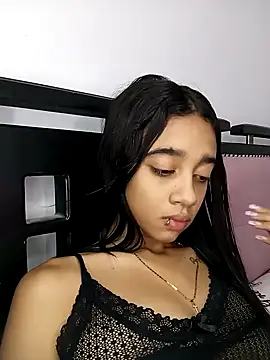 Snapshot of Zoe_Sweett18 chatting on February 28, 12:06 pm Zoe Sweett18 online show from February 28, 12:06 pm