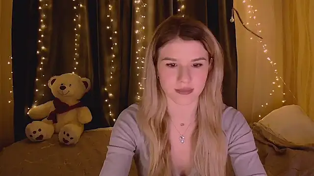 Snapshot of Melissa_smith_ chatting on February 15, 8:27 pm Melissa smith online show from February 15, 8:27 pm