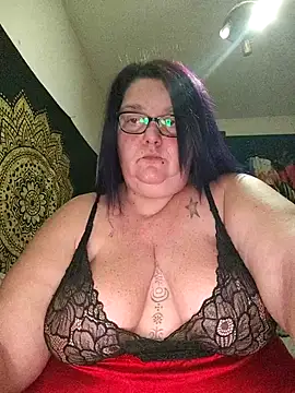 diosacurvy1984 online show from February 19, 11:12 pm