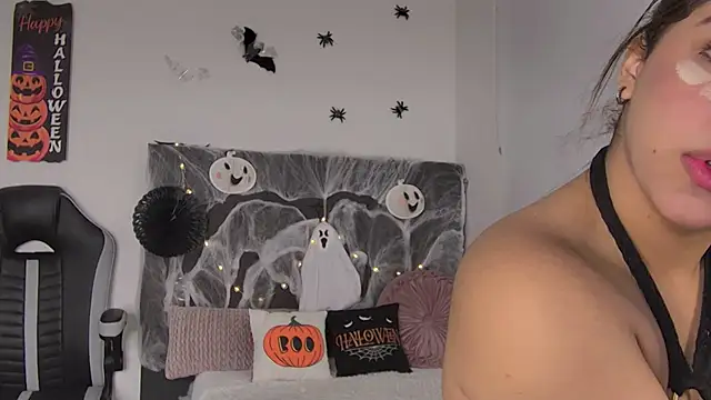 AmandaBrooks 18 online show from October 12, 1:04 am