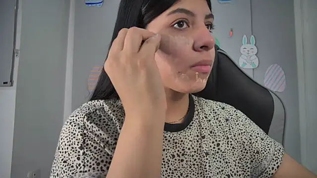 AmandaBrooks 18 online show from April 2, 2:20 am