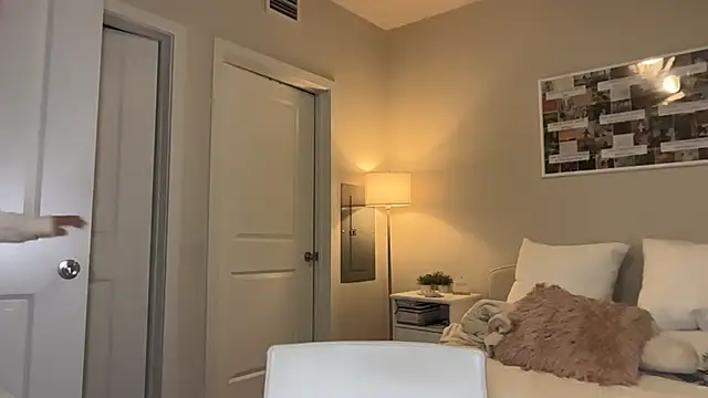 Snapshot of graciesmith27 chatting on April 28, 2:21 am graciesmith27 online show from April 28, 2:21 am