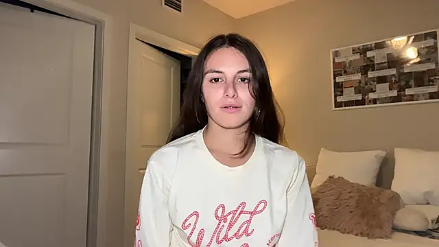Snapshot of graciesmith27 chatting on April 28, 2:27 am graciesmith27 online show from April 28, 2:27 am