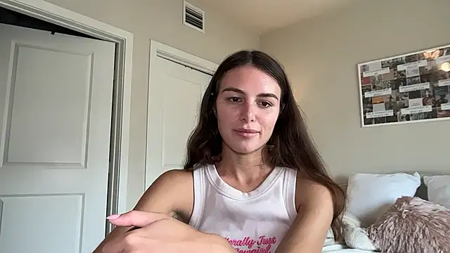 Snapshot of graciesmith27 chatting on June 24, 7:02 pm graciesmith27 online show from June 24, 7:02 pm