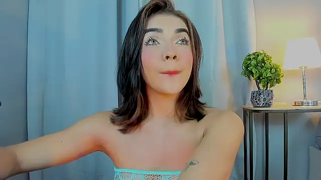Snapshot of GABRIELAM_MS chatting on May 6, 2:08 am GABRIELAM MS online show from May 6, 2:08 am
