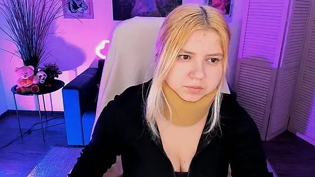 DiaAngell online show from November 26, 6:42 pm