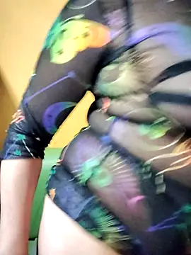 ilonna2025 online show from April 3, 10:41 pm