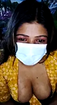 Snapshot of Lovely_WINDI chatting on January 19, 5:58 am Lovely WINDI online show from January 19, 5:58 am