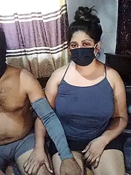 Snapshot of Lovely_WINDI chatting on February 4, 10:21 am Lovely WINDI online show from February 4, 10:21 am