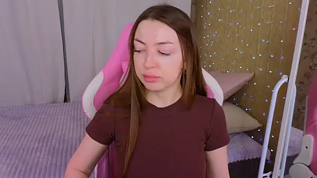 Snapshot of Ann_moon__ chatting on February 2, 12:13 pm Ann moon online show from February 2, 12:13 pm