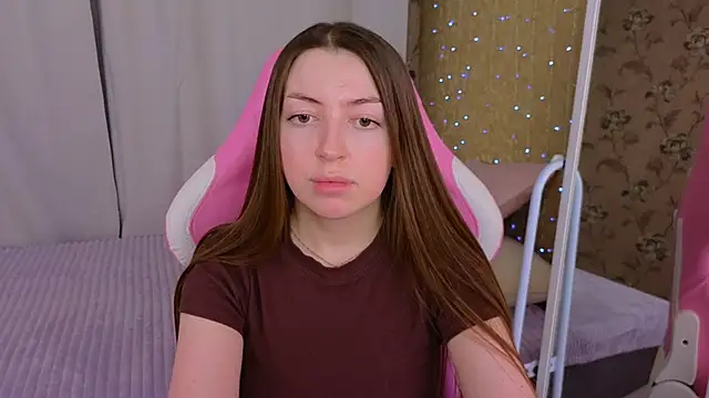 Snapshot of Ann_moon__ chatting on February 2, 6:20 pm Ann moon online show from February 2, 6:20 pm