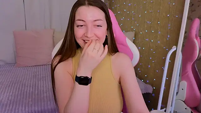 Snapshot of Ann_moon__ chatting on February 6, 8:13 pm Ann moon online show from February 6, 8:13 pm