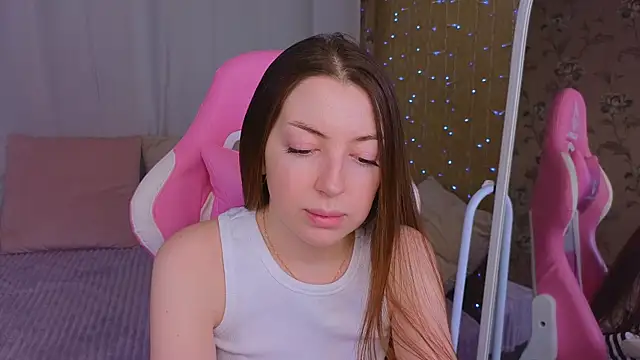 Snapshot of Ann_moon__ chatting on February 12, 12:33 pm Ann moon online show from February 12, 12:33 pm