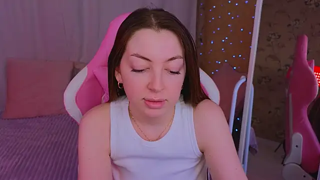 Snapshot of Ann_moon__ chatting on March 19, 6:34 pm Ann moon online show from March 19, 6:34 pm