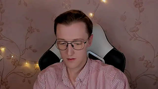 Snapshot of BlondiePrins chatting on January 17, 4:26 pm BlondiePrins online show from January 17, 4:26 pm