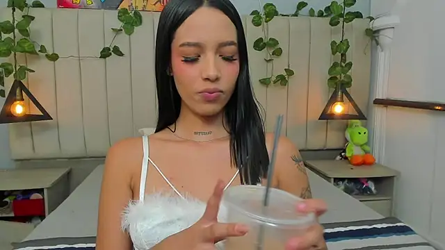 Paulina Lopezz online show from February 12, 9:10 pm