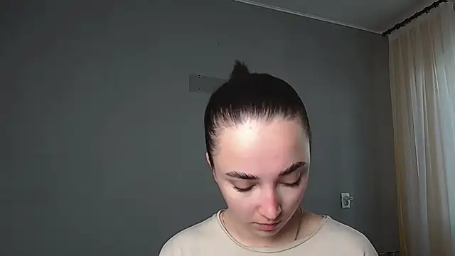 Snapshot of Eva_Gloryy chatting on May 6, 7:24 am Eva Gloryy online show from May 6, 7:24 am