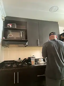 dereckgreen online show from April 7, 4:29 pm