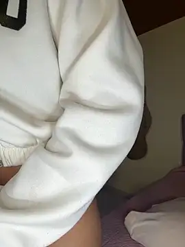 zoe storm online show from April 17, 12:02 am