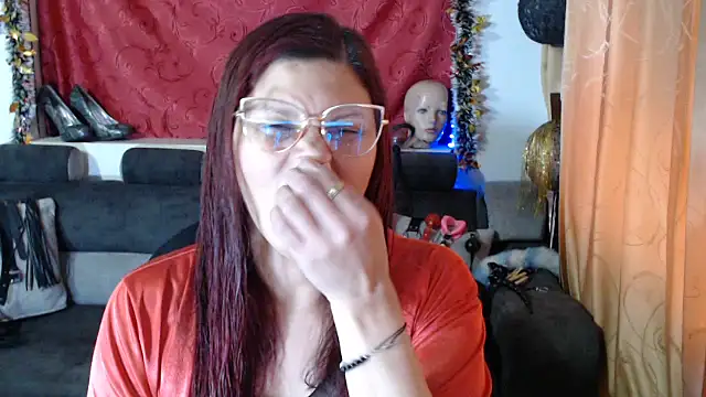 Snapshot of sachaclinford chatting on November 21, 7:56 pm sachaclinford online show from November 21, 7:56 pm