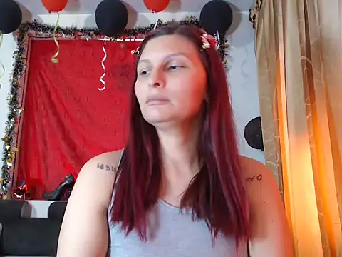 Snapshot of sachaclinford chatting on November 26, 7:48 pm sachaclinford online show from November 26, 7:48 pm