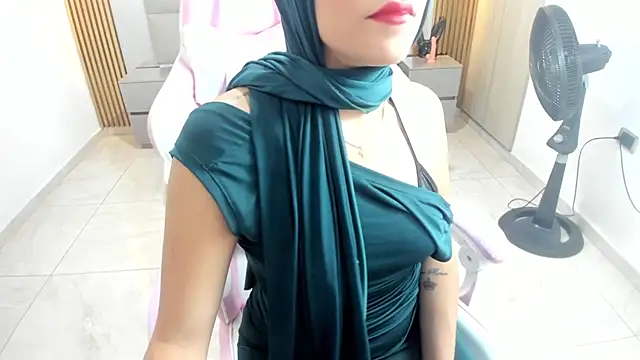 Snapshot of Zulema_hamdi chatting on January 29, 3:58 pm Zulema hamdi online show from January 29, 3:58 pm