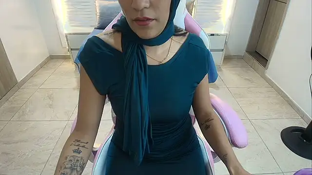 Snapshot of Zulema_hamdi chatting on February 6, 7:18 pm Zulema hamdi online show from February 6, 7:18 pm