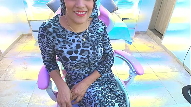 Snapshot of Zulema_hamdi chatting on February 20, 7:19 pm Zulema hamdi online show from February 20, 7:19 pm