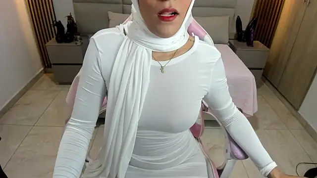 Snapshot of Zulema_hamdi chatting on March 2, 11:18 am Zulema hamdi online show from March 2, 11:18 am