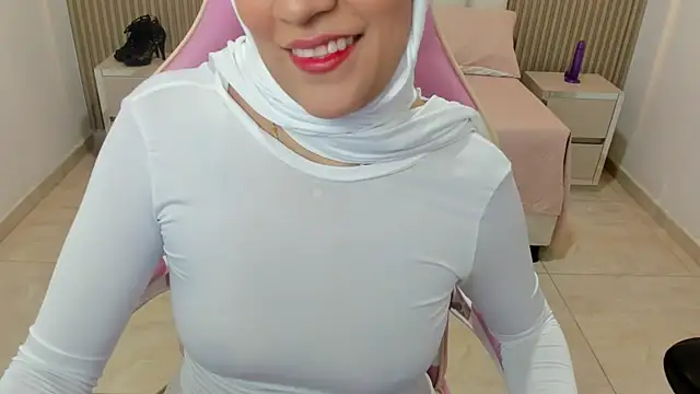 Snapshot of Zulema_hamdi chatting on March 12, 2:09 am Zulema hamdi online show from March 12, 2:09 am