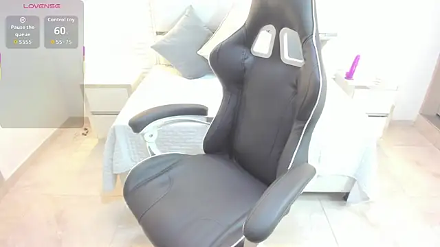 Snapshot of Zulema_hamdi chatting on October 13, 12:05 pm Zulema hamdi online show from October 13, 12:05 pm