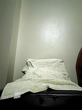 ROSARIOBELLA13 online show from May 15, 6:42 am