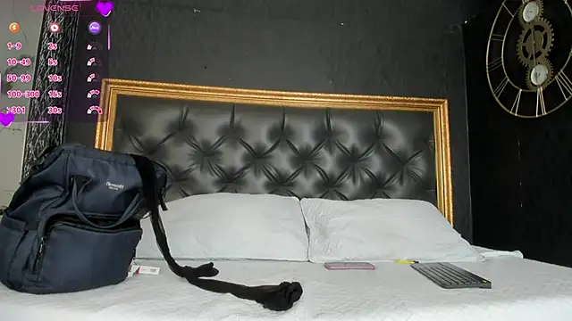 DalayMoore online show from November 22, 7:35 pm